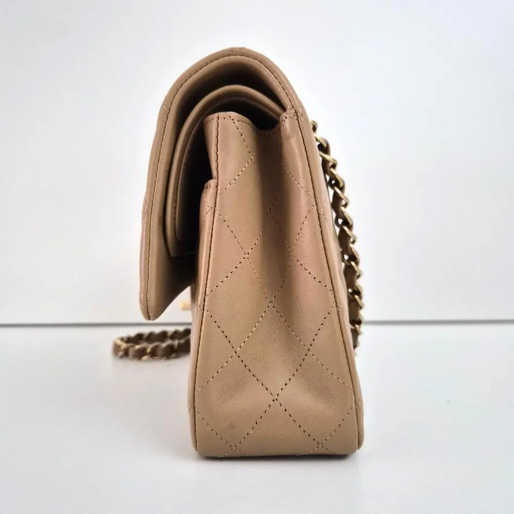 Chanel 22B Medium Classic Flap Lambskin Beige